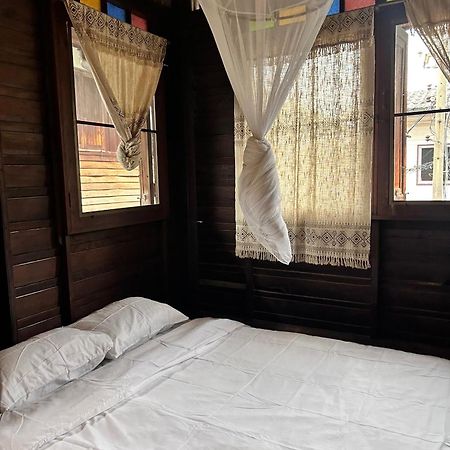 Chest'S Place Bangkok Bagian luar foto